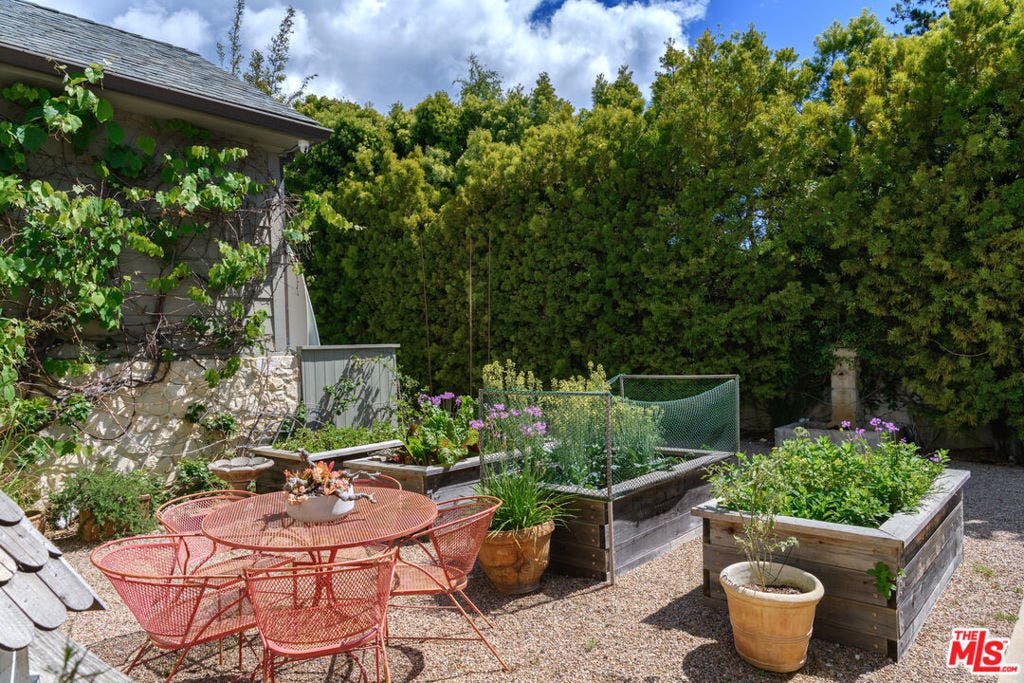 6625 Zumirez Drive, Malibu, CA 90265 6625 Zumirez Drive, Malibu, CA 90265