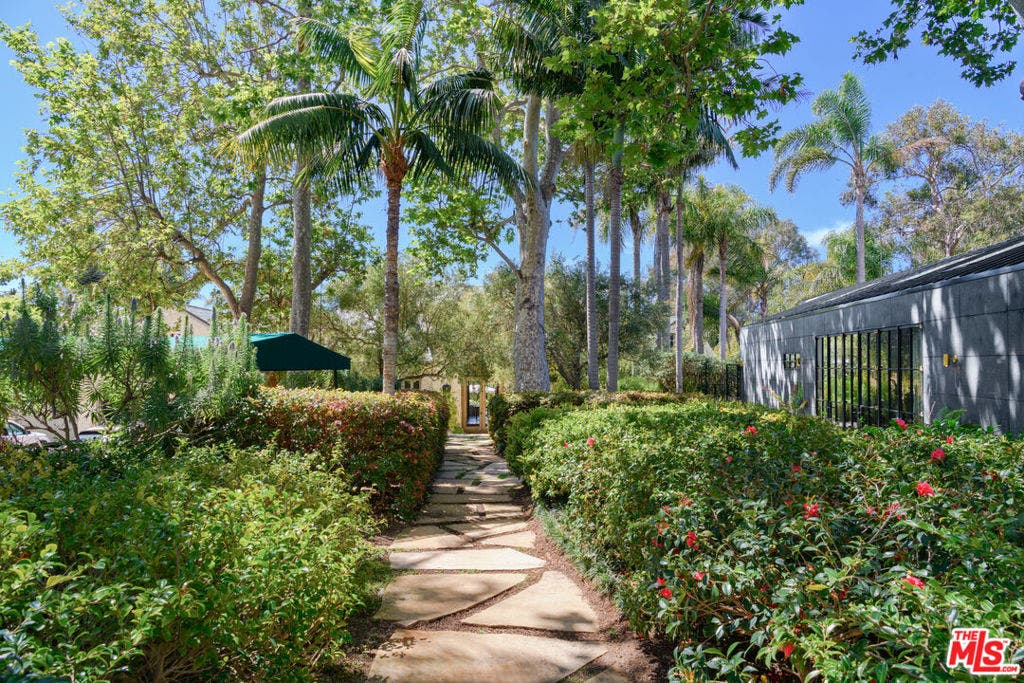 6625 Zumirez Drive, Malibu, CA 90265 6625 Zumirez Drive, Malibu, CA 90265