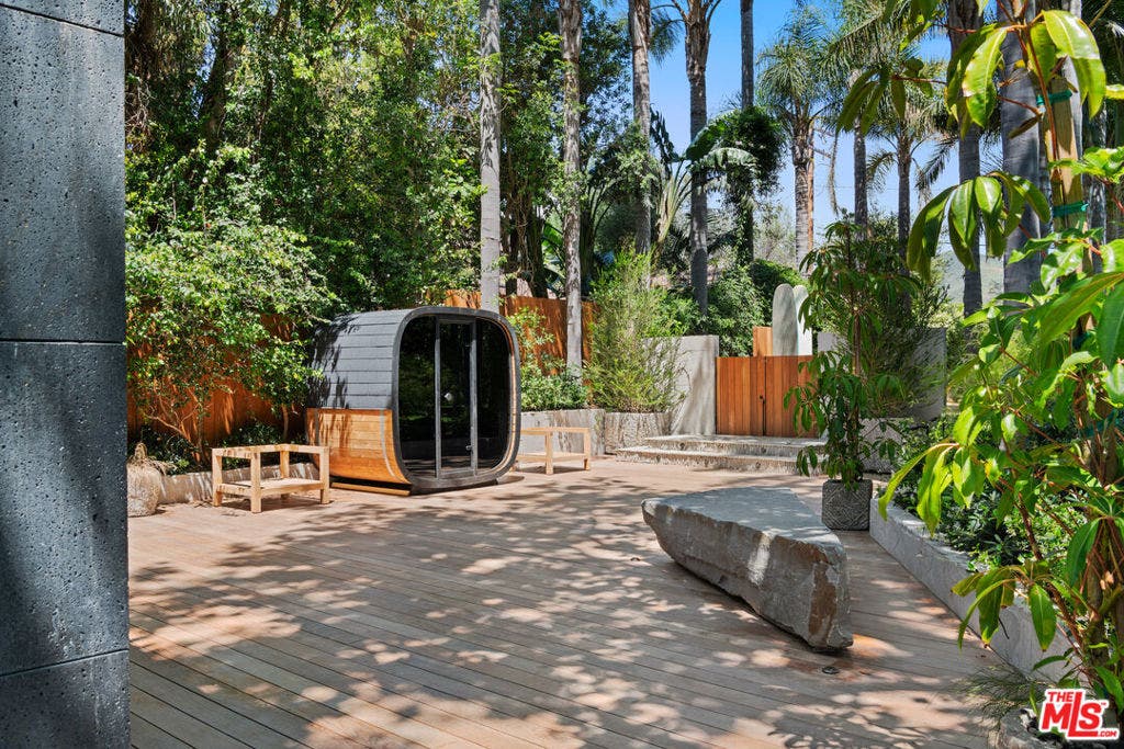 6625 Zumirez Drive, Malibu, CA 90265 6625 Zumirez Drive, Malibu, CA 90265