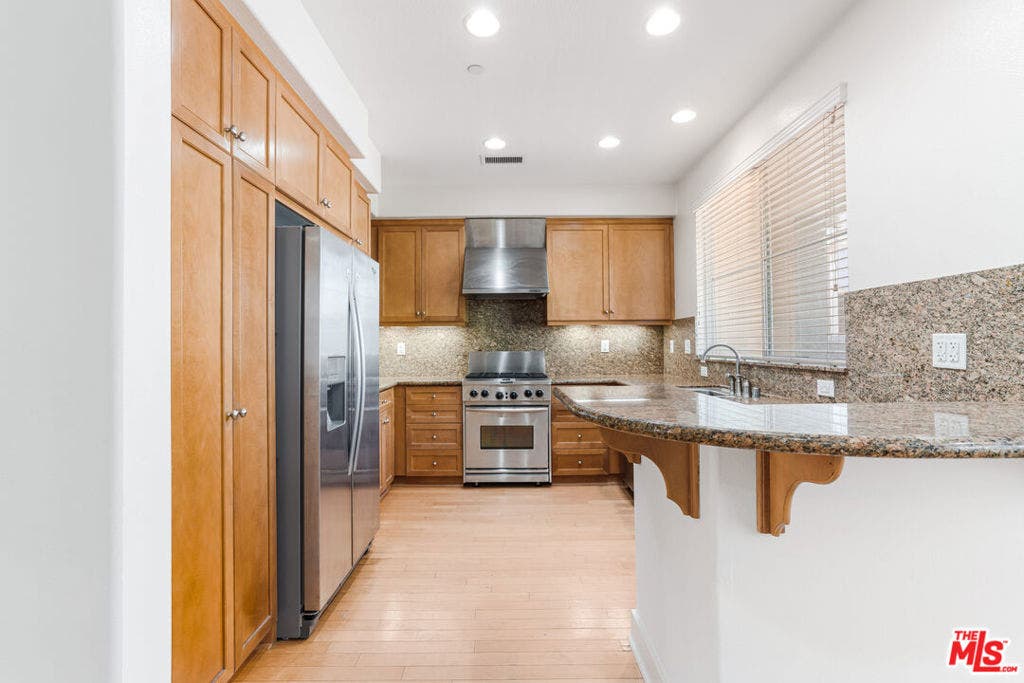 5800 Seawalk Drive, #7, Los Angeles, CA 90094