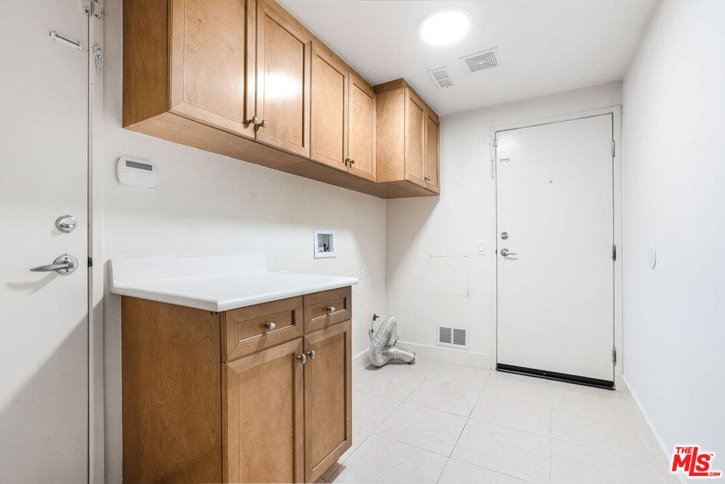 5800 Seawalk Drive, #7, Los Angeles, CA 90094