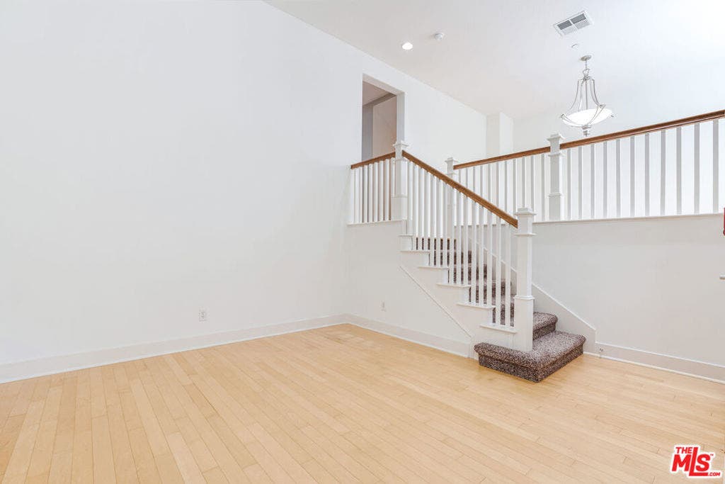 5800 Seawalk Drive, #7, Los Angeles, CA 90094