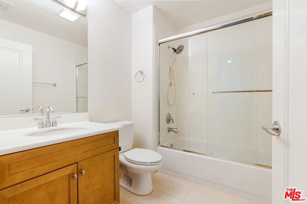 5800 Seawalk Drive, #7, Los Angeles, CA 90094