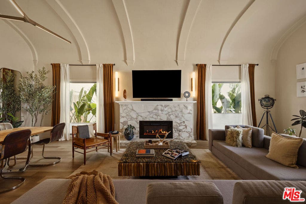 817 Masselin Avenue, Los Angeles, CA 90036 817 Masselin Avenue, Los Angeles, CA 90036