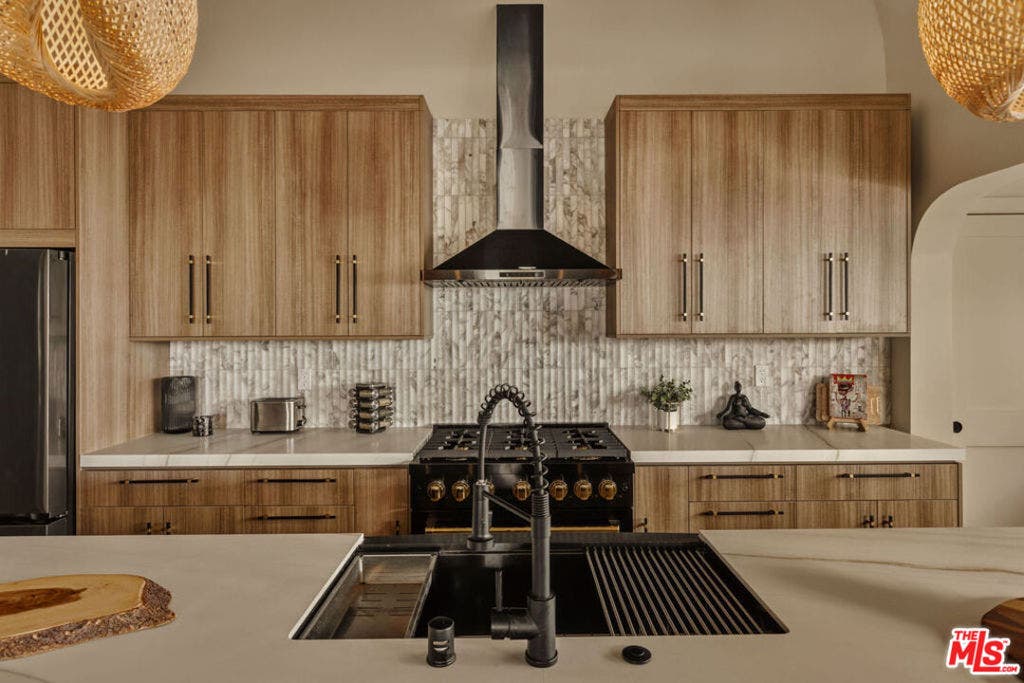 817 Masselin Avenue, Los Angeles, CA 90036 817 Masselin Avenue, Los Angeles, CA 90036