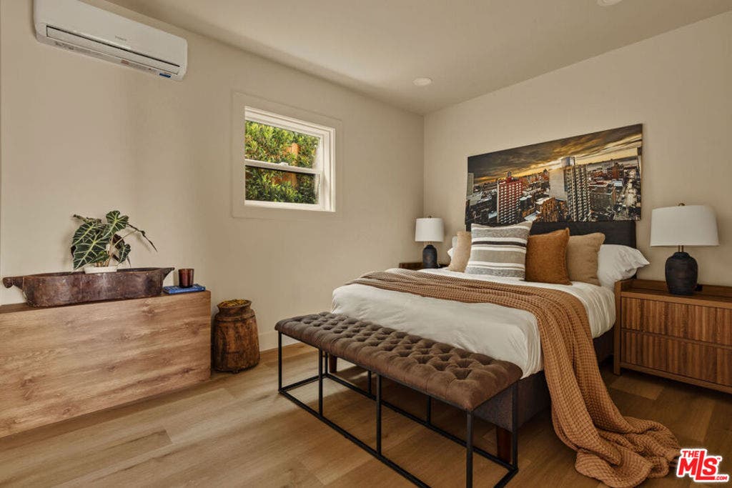 817 Masselin Avenue, Los Angeles, CA 90036 817 Masselin Avenue, Los Angeles, CA 90036