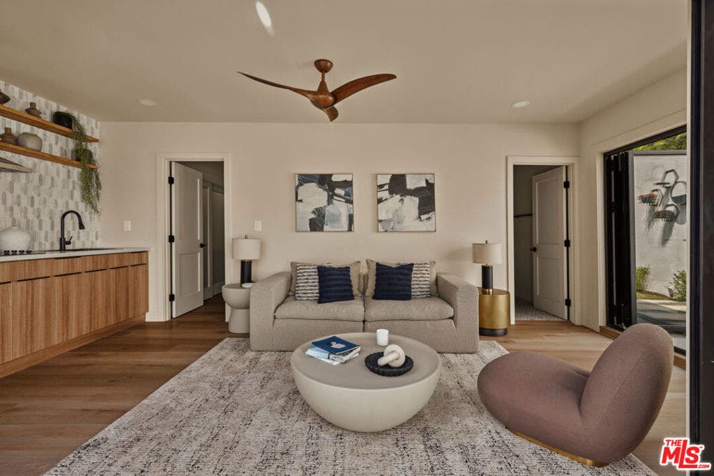 817 Masselin Avenue, Los Angeles, CA 90036 817 Masselin Avenue, Los Angeles, CA 90036