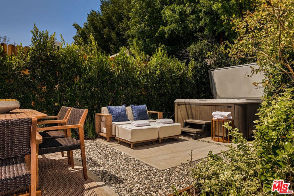 817 Masselin Avenue, Los Angeles, CA 90036 817 Masselin Avenue, Los Angeles, CA 90036
