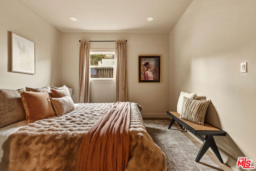 817 Masselin Avenue, Los Angeles, CA 90036 817 Masselin Avenue, Los Angeles, CA 90036