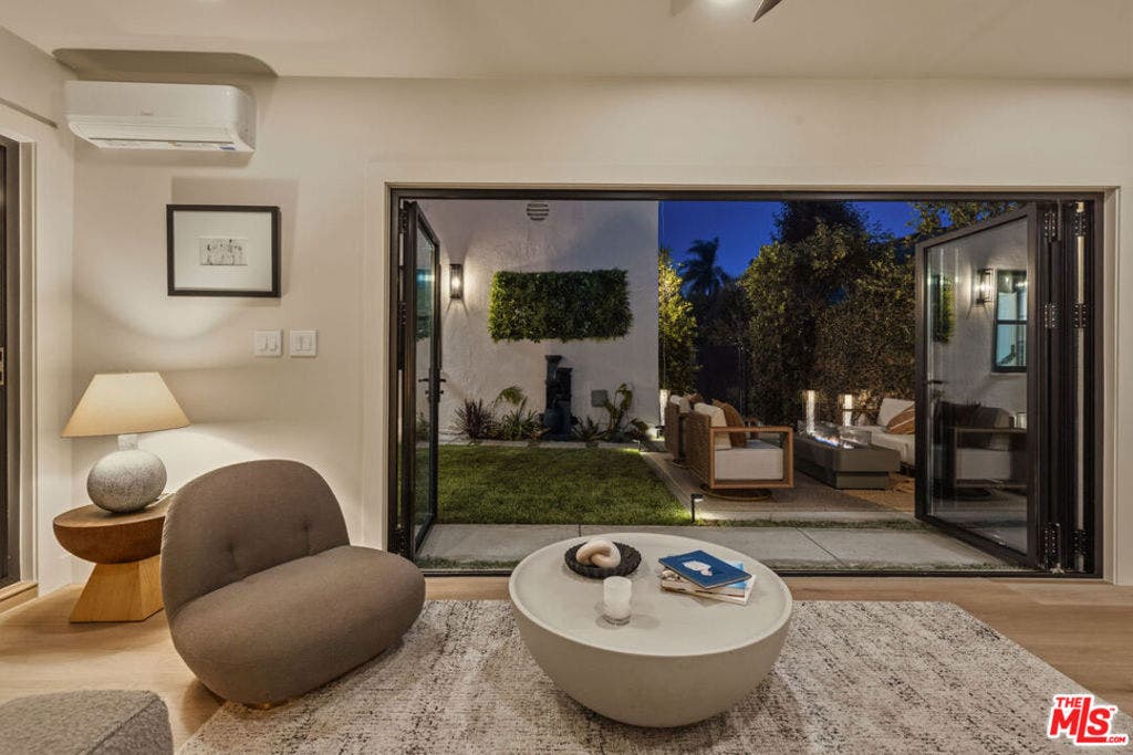 817 Masselin Avenue, Los Angeles, CA 90036 817 Masselin Avenue, Los Angeles, CA 90036