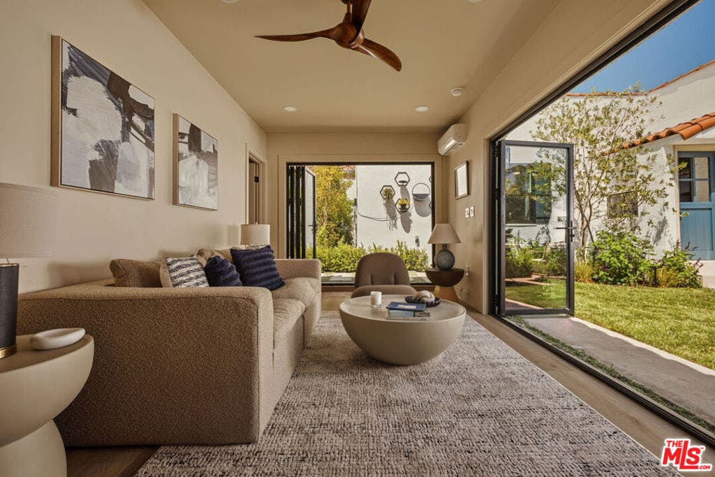 817 Masselin Avenue, Los Angeles, CA 90036 817 Masselin Avenue, Los Angeles, CA 90036