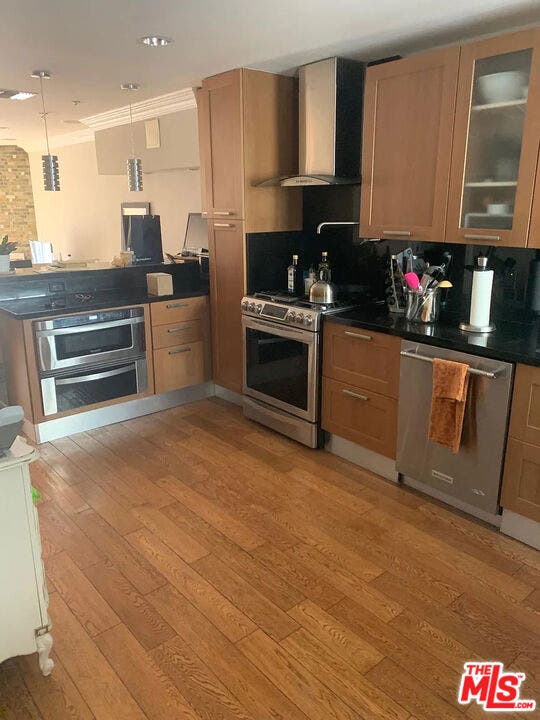 11630 Chenault Street, Los Angeles, CA 90049 11630 Chenault Street, Los Angeles, CA 90049