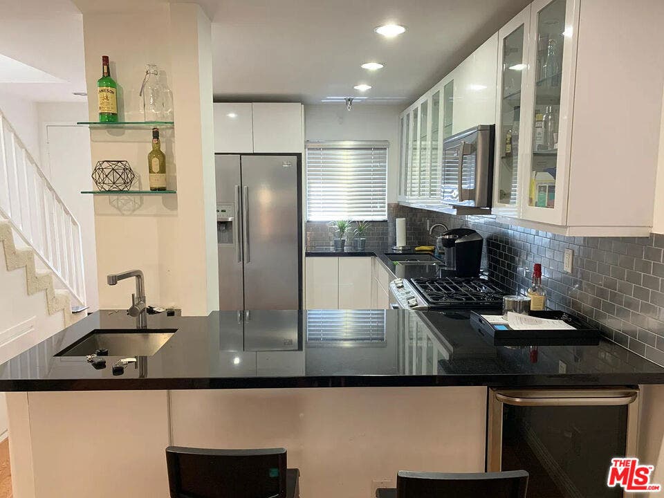 11630 Chenault Street, Los Angeles, CA 90049 11630 Chenault Street, Los Angeles, CA 90049