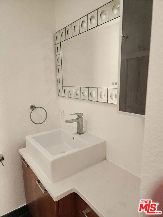 11630 Chenault Street, Los Angeles, CA 90049 11630 Chenault Street, Los Angeles, CA 90049