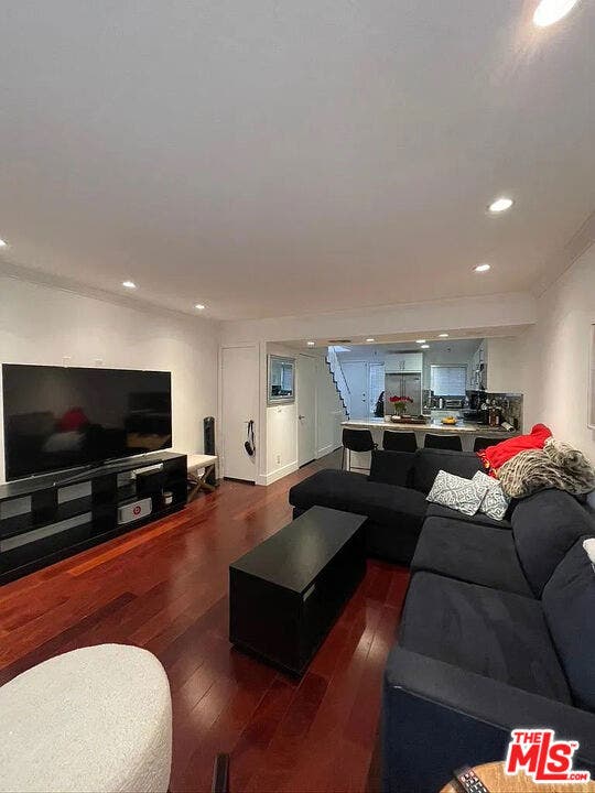 11630 Chenault Street, Los Angeles, CA 90049 11630 Chenault Street, Los Angeles, CA 90049
