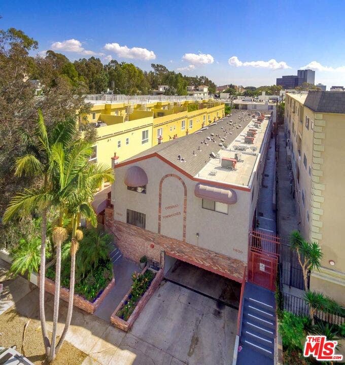 11630 Chenault Street, Los Angeles, CA 90049 11630 Chenault Street, Los Angeles, CA 90049