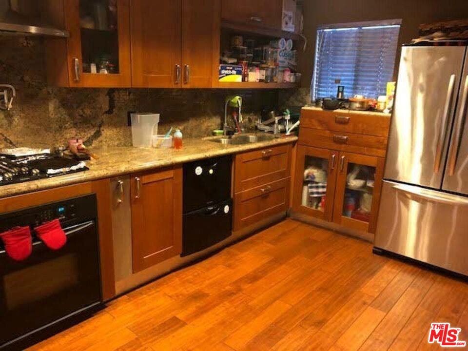 11630 Chenault Street, Los Angeles, CA 90049 11630 Chenault Street, Los Angeles, CA 90049