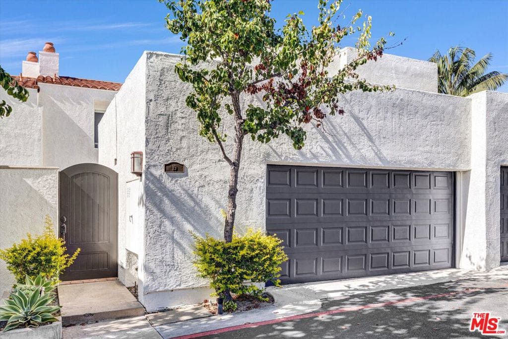 19 Canyon Crest Drive, Corona Del Mar, CA 92625