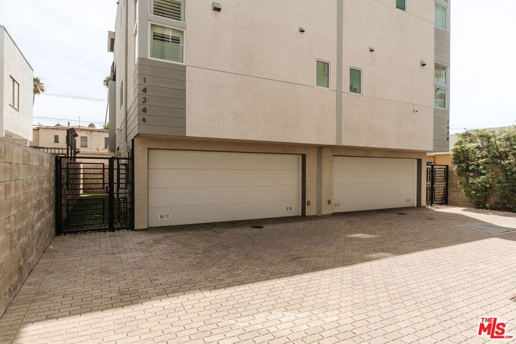 1434 S Sycamore Avenue, Los Angeles, CA 90019 1434 S Sycamore Avenue, Los Angeles, CA 90019
