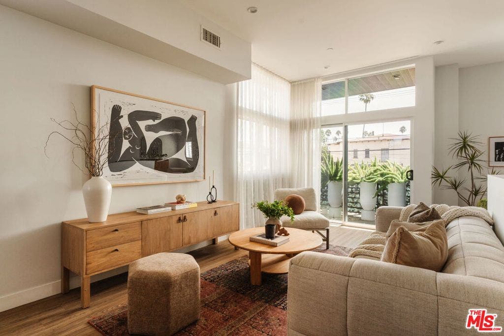 1434 S Sycamore Avenue, Los Angeles, CA 90019 1434 S Sycamore Avenue, Los Angeles, CA 90019