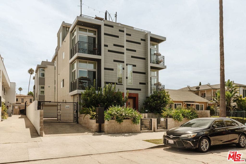 1434 S Sycamore Avenue, Los Angeles, CA 90019 1434 S Sycamore Avenue, Los Angeles, CA 90019
