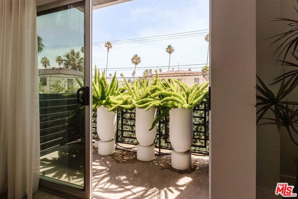 1434 S Sycamore Avenue, Los Angeles, CA 90019 1434 S Sycamore Avenue, Los Angeles, CA 90019