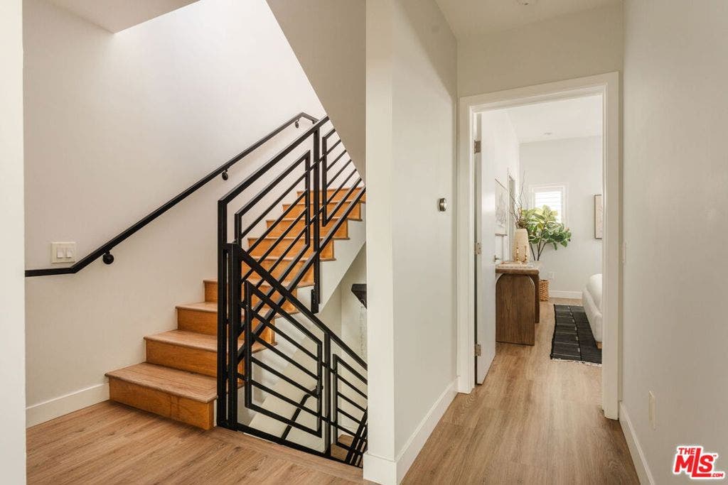 1434 S Sycamore Avenue, Los Angeles, CA 90019 1434 S Sycamore Avenue, Los Angeles, CA 90019