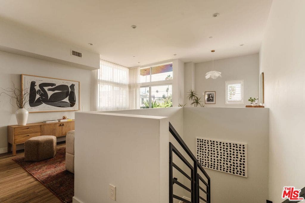 1434 S Sycamore Avenue, Los Angeles, CA 90019 1434 S Sycamore Avenue, Los Angeles, CA 90019