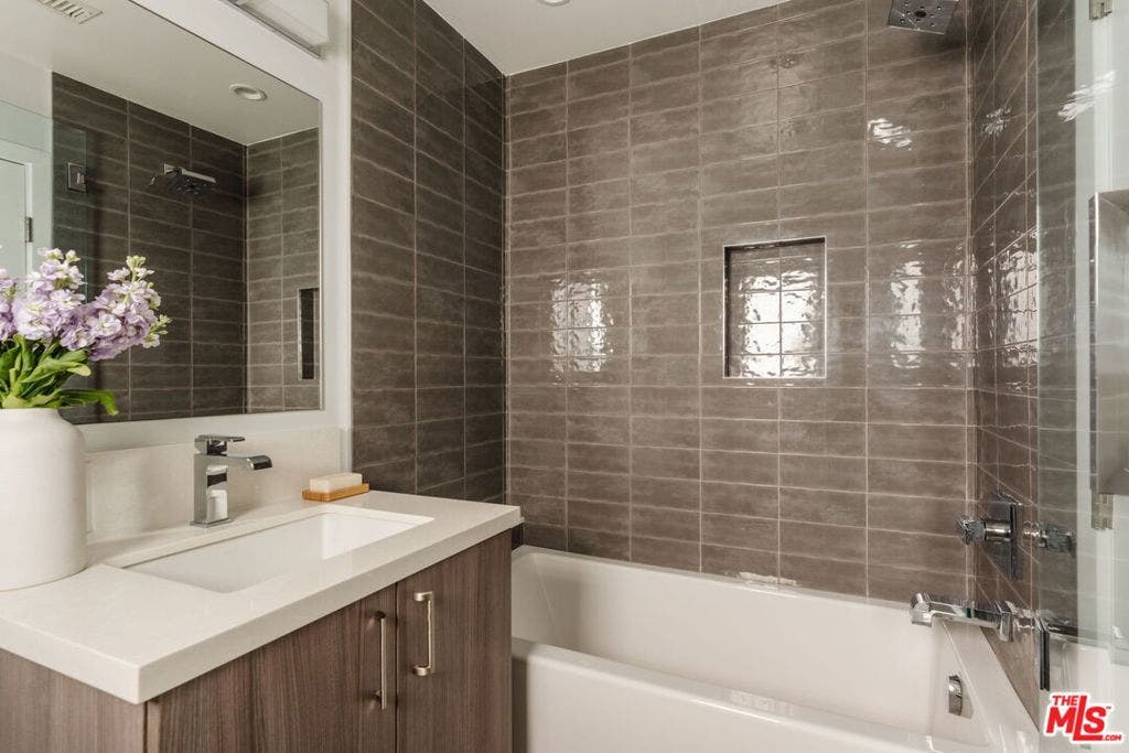 1434 S Sycamore Avenue, Los Angeles, CA 90019 1434 S Sycamore Avenue, Los Angeles, CA 90019