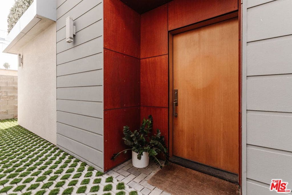 1434 S Sycamore Avenue, Los Angeles, CA 90019 1434 S Sycamore Avenue, Los Angeles, CA 90019