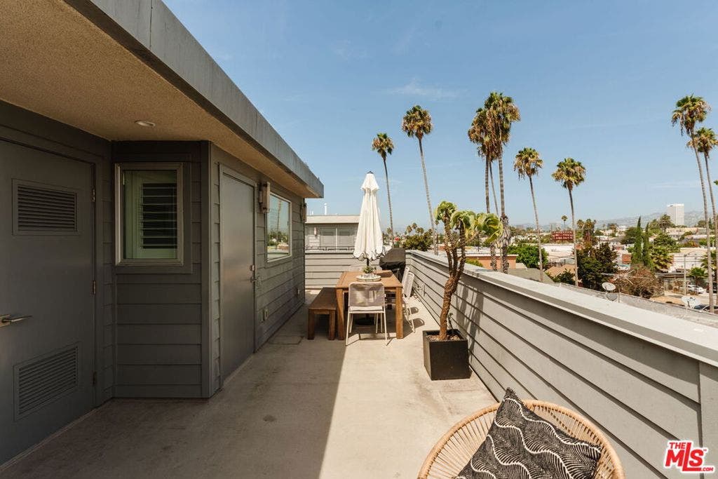 1434 S Sycamore Avenue, Los Angeles, CA 90019 1434 S Sycamore Avenue, Los Angeles, CA 90019