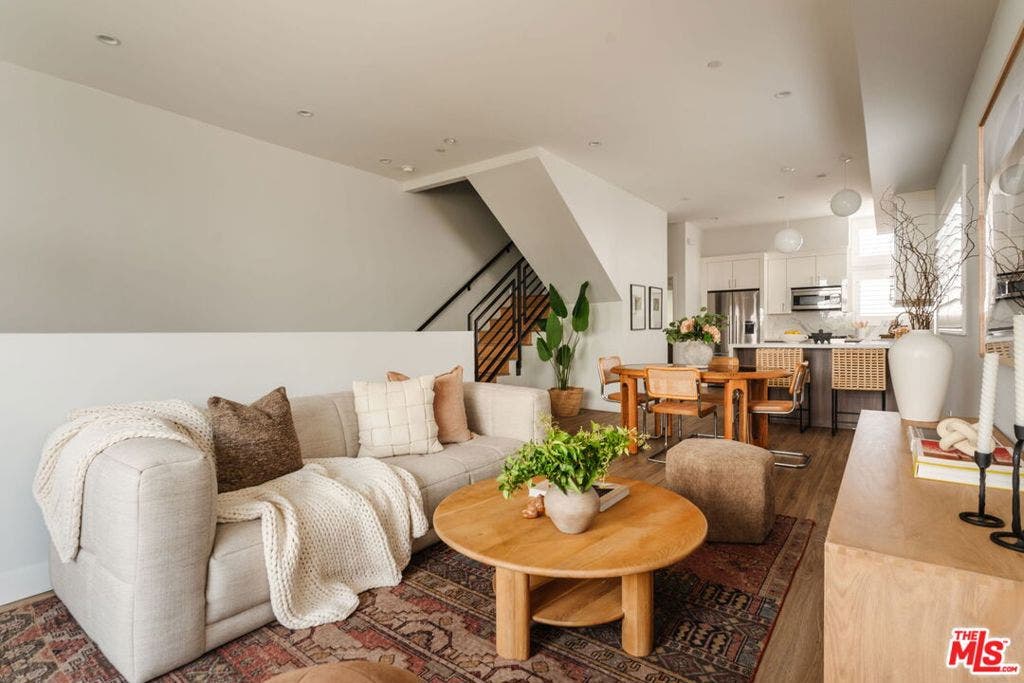 1434 S Sycamore Avenue, Los Angeles, CA 90019 1434 S Sycamore Avenue, Los Angeles, CA 90019