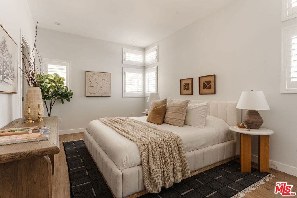 1434 S Sycamore Avenue, Los Angeles, CA 90019 1434 S Sycamore Avenue, Los Angeles, CA 90019