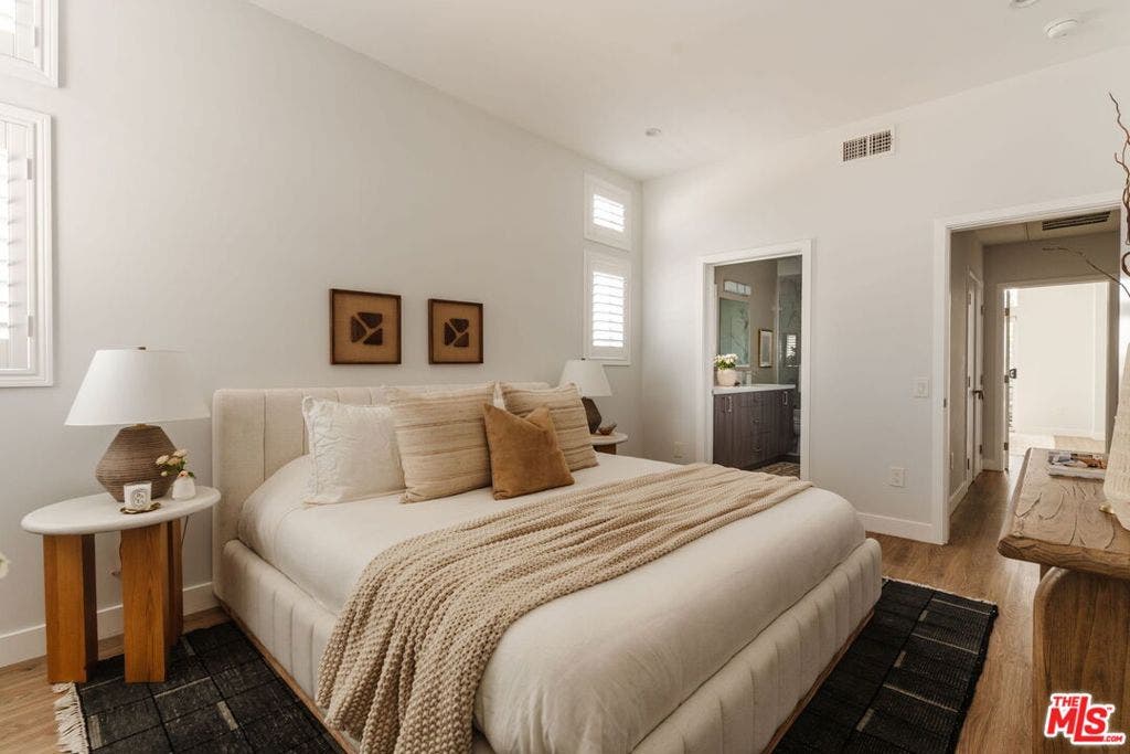 1434 S Sycamore Avenue, Los Angeles, CA 90019 1434 S Sycamore Avenue, Los Angeles, CA 90019