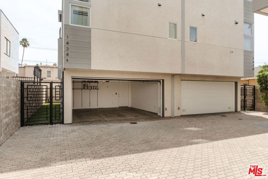 1434 S Sycamore Avenue, Los Angeles, CA 90019 1434 S Sycamore Avenue, Los Angeles, CA 90019