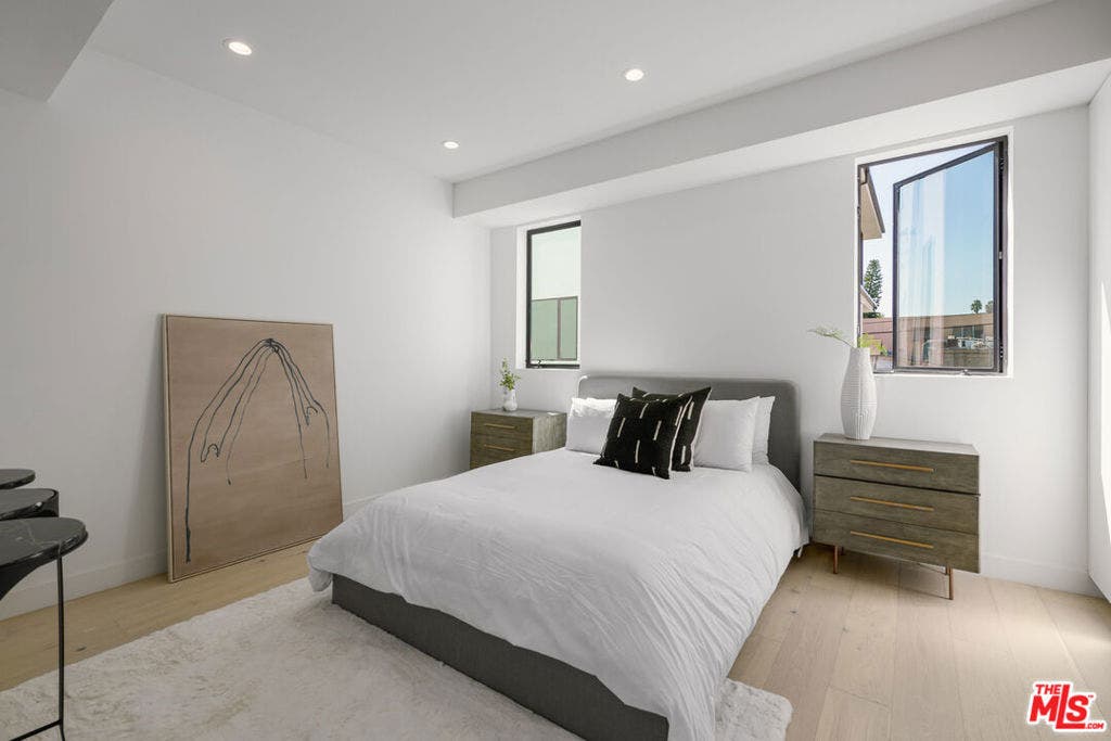 1426 N Jonah Lane, Los Angeles, CA 90028