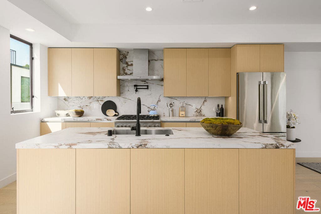 1426 N Jonah Lane, Los Angeles, CA 90028