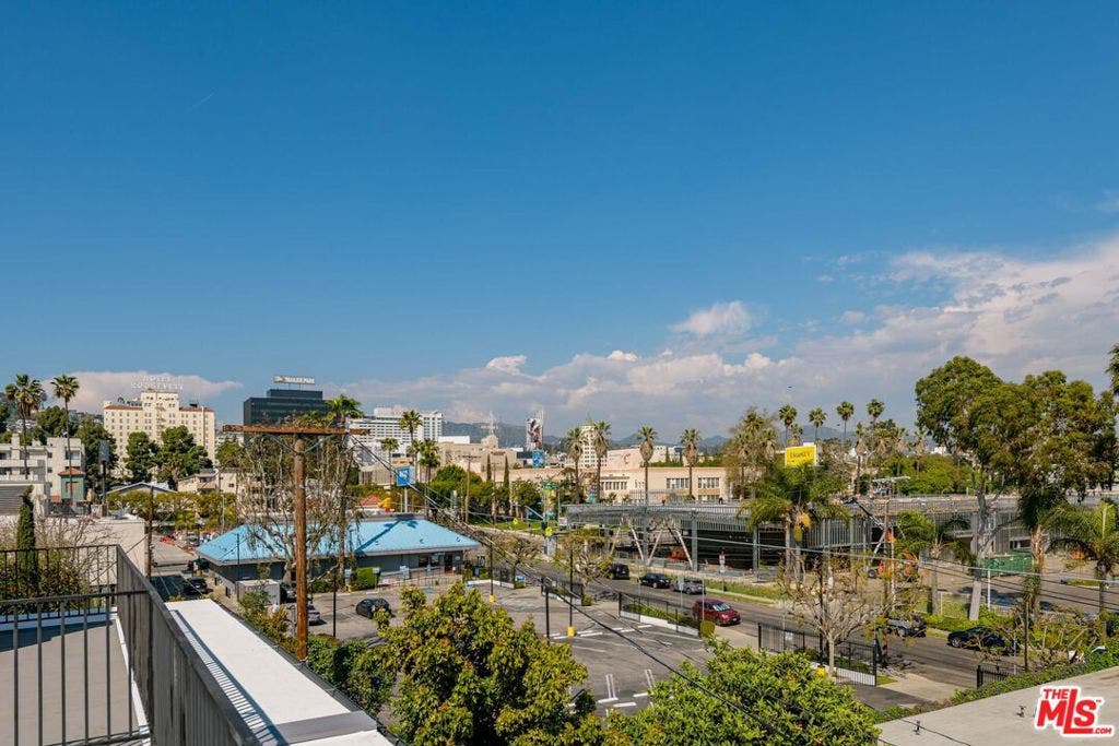 1426 N Jonah Lane, Los Angeles, CA 90028