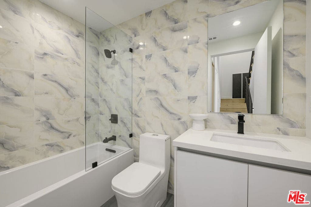 1426 N Jonah Lane, Los Angeles, CA 90028