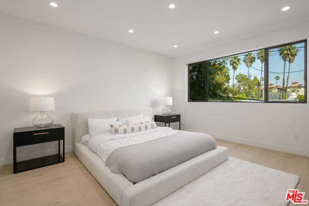 1426 N Jonah Lane, Los Angeles, CA 90028