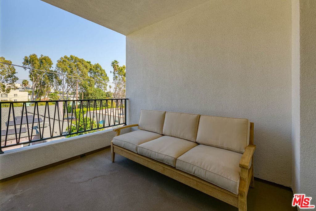 1426 N Jonah Lane, Los Angeles, CA 90028