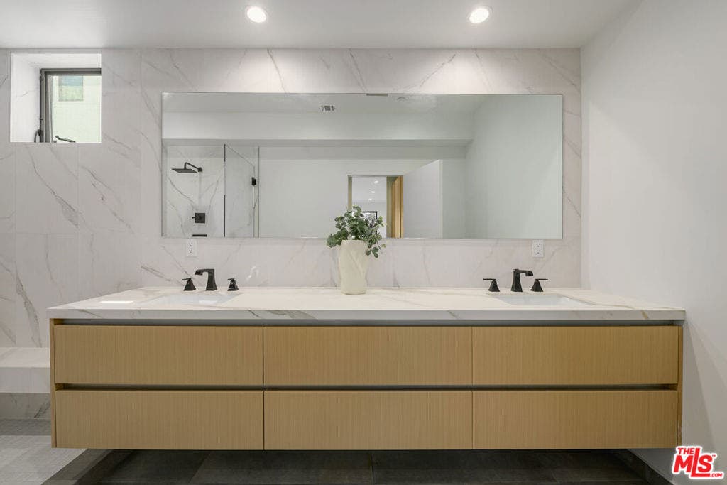1426 N Jonah Lane, Los Angeles, CA 90028