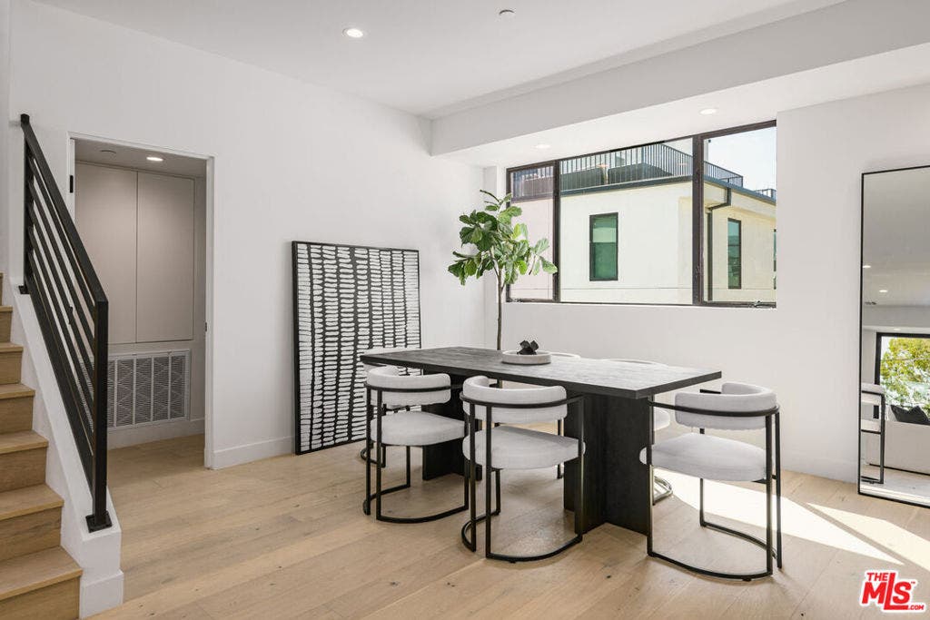 1426 N Jonah Lane, Los Angeles, CA 90028