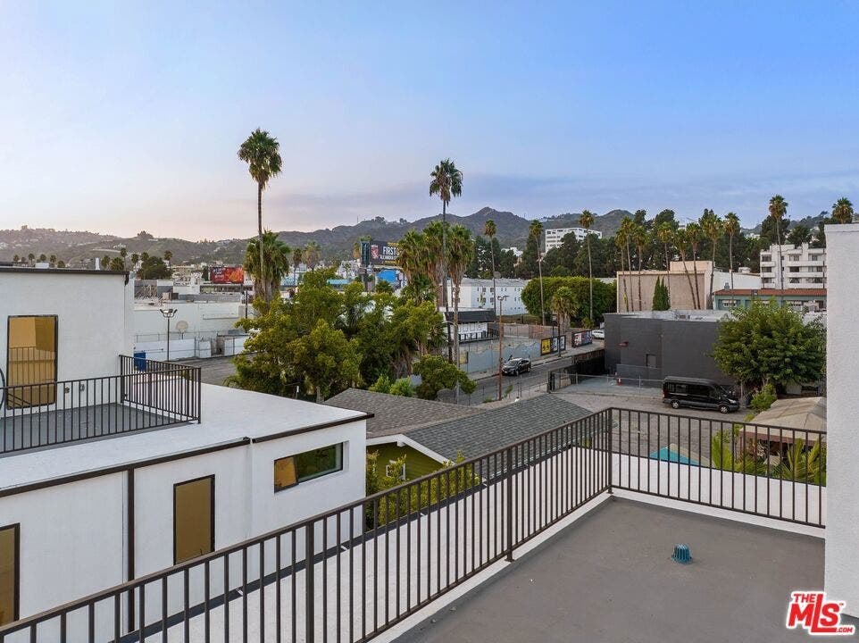 1426 N Jonah Lane, Los Angeles, CA 90028