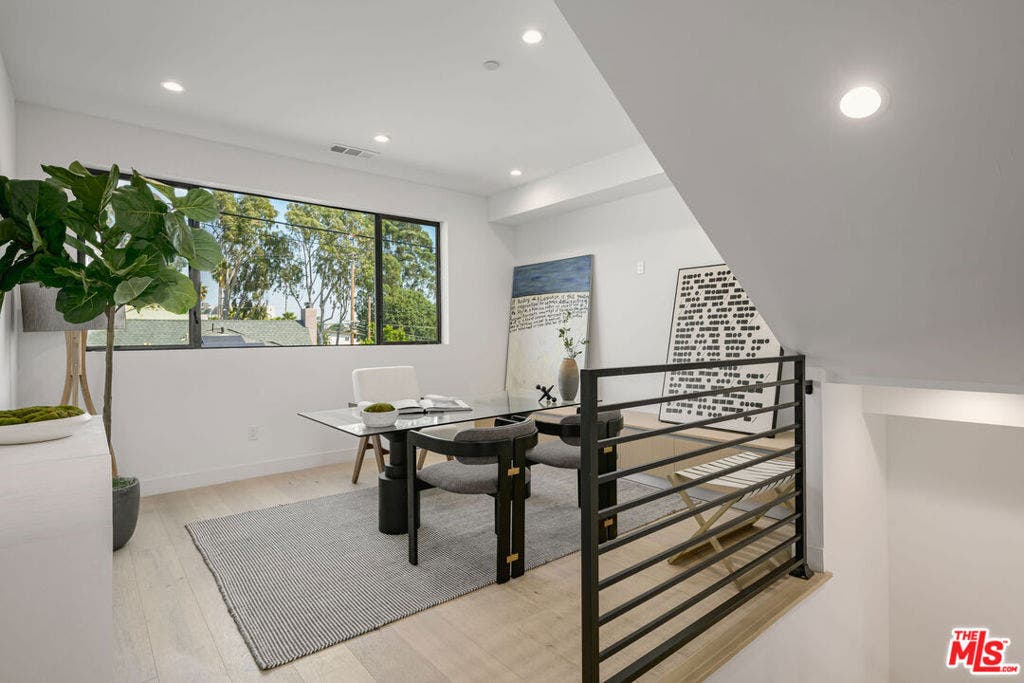1426 N Jonah Lane, Los Angeles, CA 90028