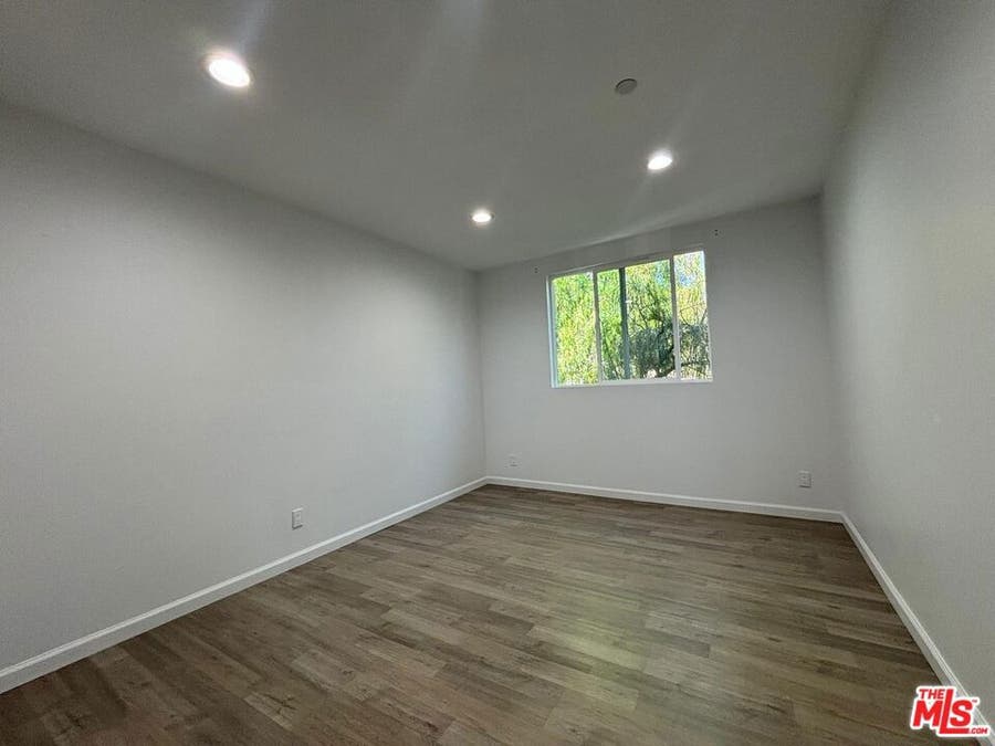 Property photo for 9965 Glencrest Circle, Burbank, CA