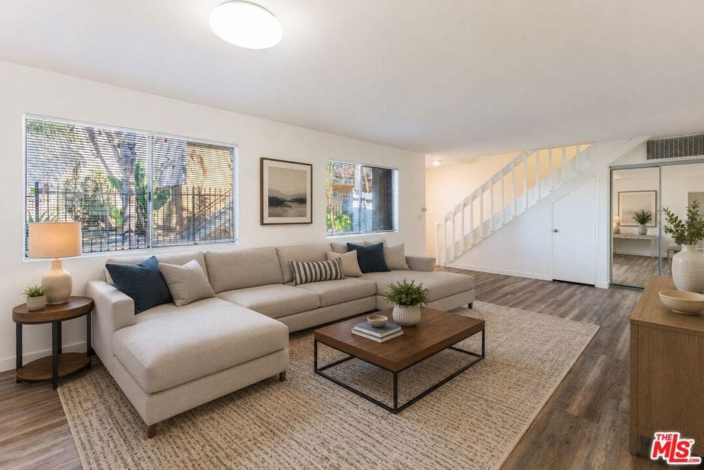 11425 Tiara Street, Los Angeles, CA 91601 11425 Tiara Street, Los Angeles, CA 91601