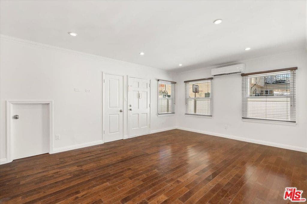 1472 S Crest Drive, Los Angeles, CA 90035