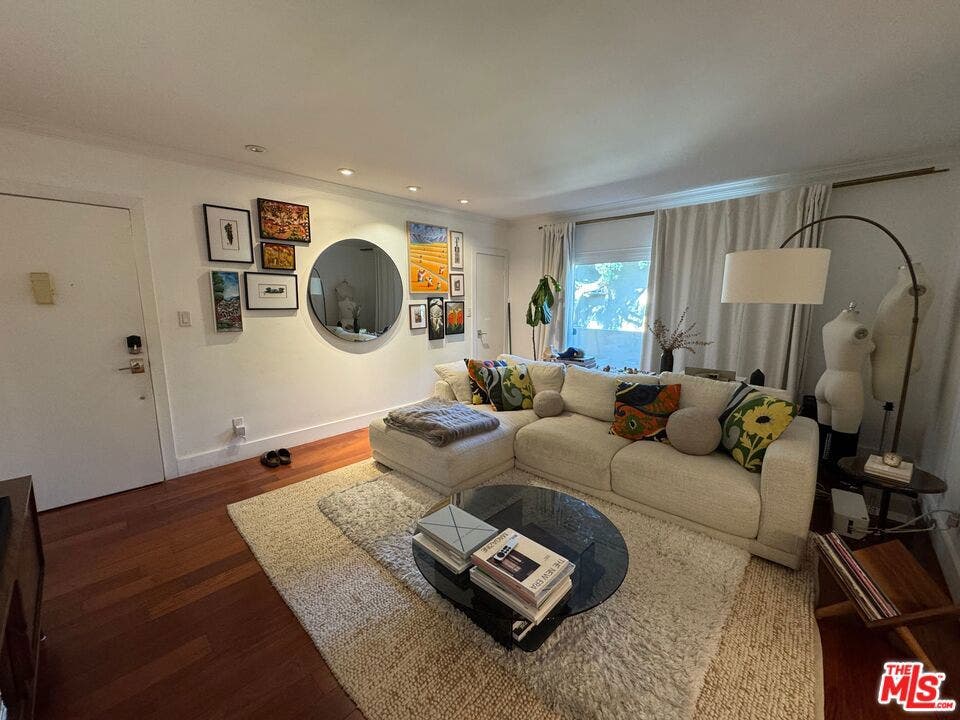 11652 Kiowa Avenue, Los Angeles, CA 90049