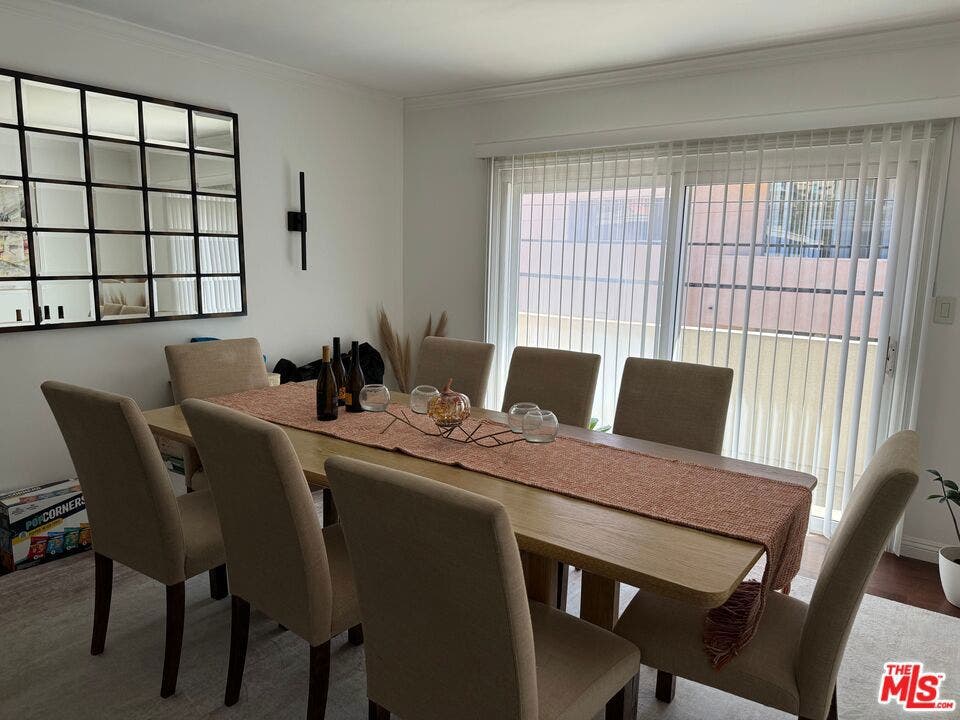 11652 Kiowa Avenue, Los Angeles, CA 90049